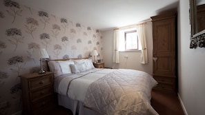 Classic-Doppelzimmer, 1 Doppelbett | Bügeleisen/Bügelbrett, kostenloses WLAN, Bettwäsche