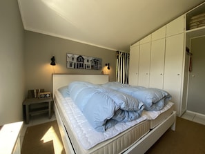 3 bedrooms, free WiFi, bed sheets