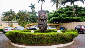 Free self parking - Georgetown Hotel (Lagos)
