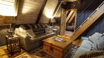 Fernseher, Kamin, Videospiele, DVD-Player