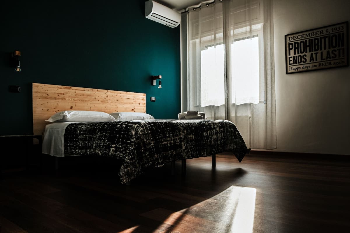 1 Schlafzimmer, Minibar, Schreibtisch, schallisolierte Zimmer