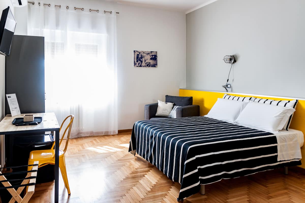 1 Schlafzimmer, Minibar, Schreibtisch, schallisolierte Zimmer