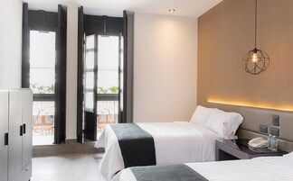 客房内保险箱、遮光窗帘、熨斗/熨板、免费 WiFi