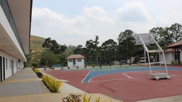 حمّام سباحة خارجي