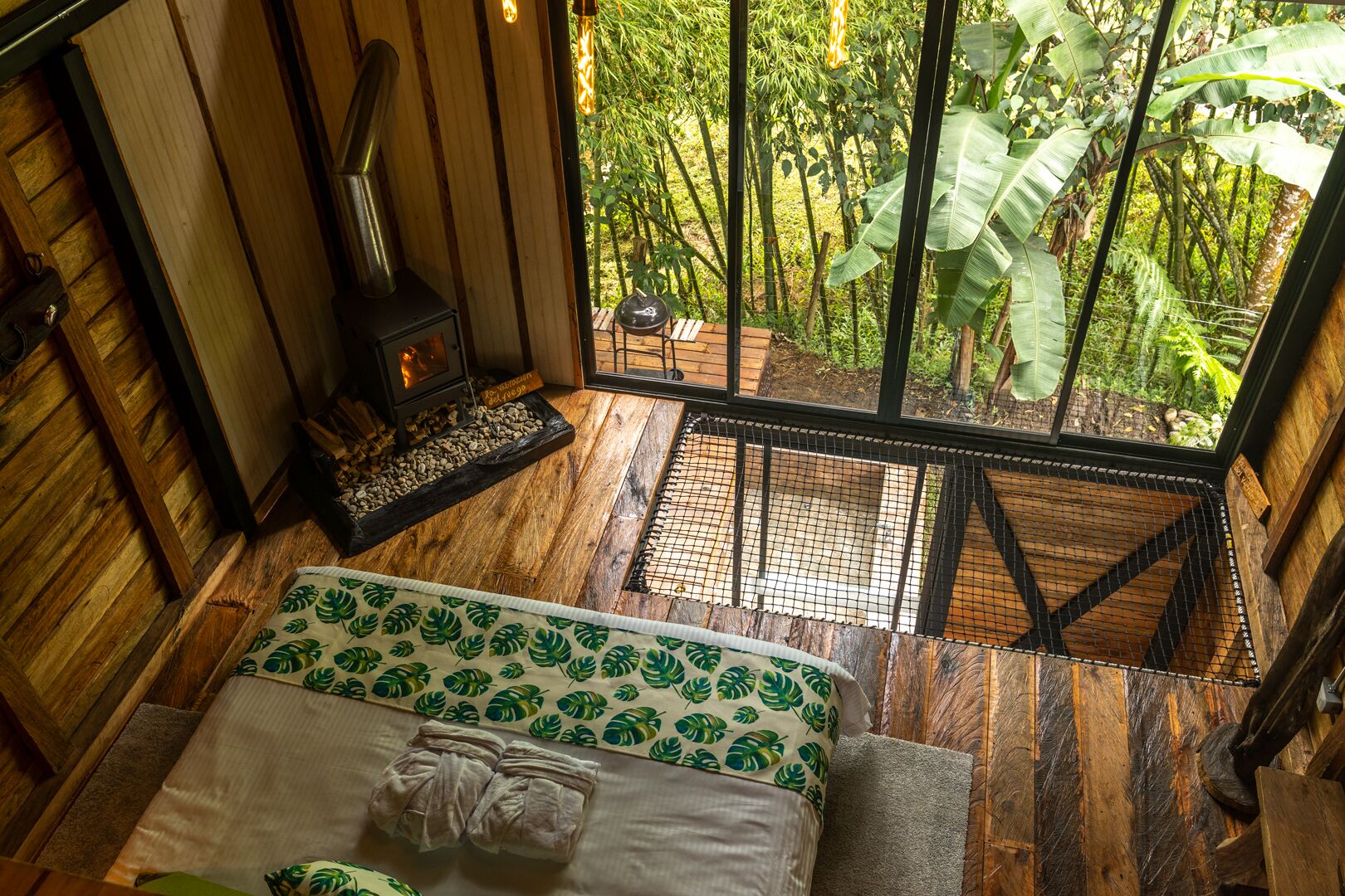 Superior Chalet, Bathtub, Garden View | Individually furnished, blackout drapes, bed sheets