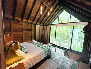 Superior Chalet, Bathtub, Garden View