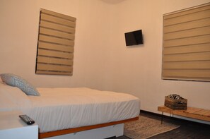 Iron/ironing board, free WiFi, bed sheets - Suite Regina 94 (Mexico City)