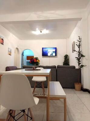 Smart TV, Netflix - Suite Regina 94 (Mexico City)