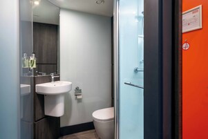 Ducha, artículos de tocador ecológicos, toallas, jabón