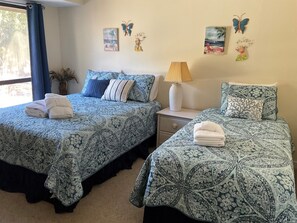 2 bedrooms, desk, iron/ironing board, free WiFi - The Greens / Bikes / Beach Locker / Walk to beach / Pool / New KITCHEN / Pet 🐶 (Hilton Head Island)