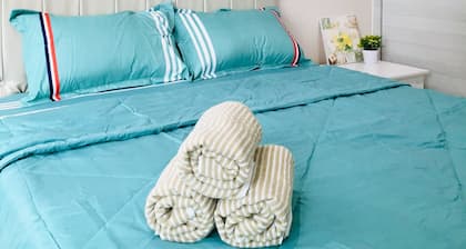 next to shopping mall, I CITY theme park, PARASIEN SUITE 0405