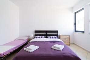 3 bedrooms, iron/ironing board, WiFi, bed sheets