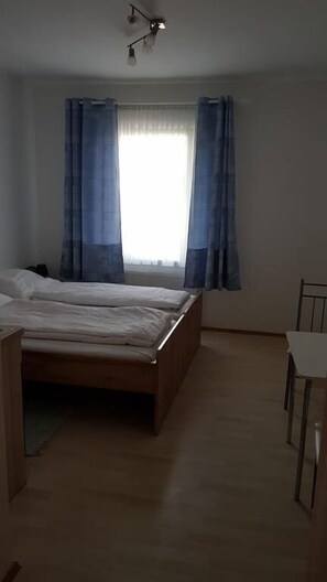 Double Room, 1 Double Bed | Free WiFi, bed sheets