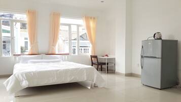 1 habitación y escritorio