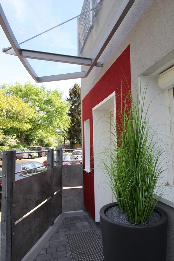 Property entrance - Pension am Blauen Stein (Darmstadt)