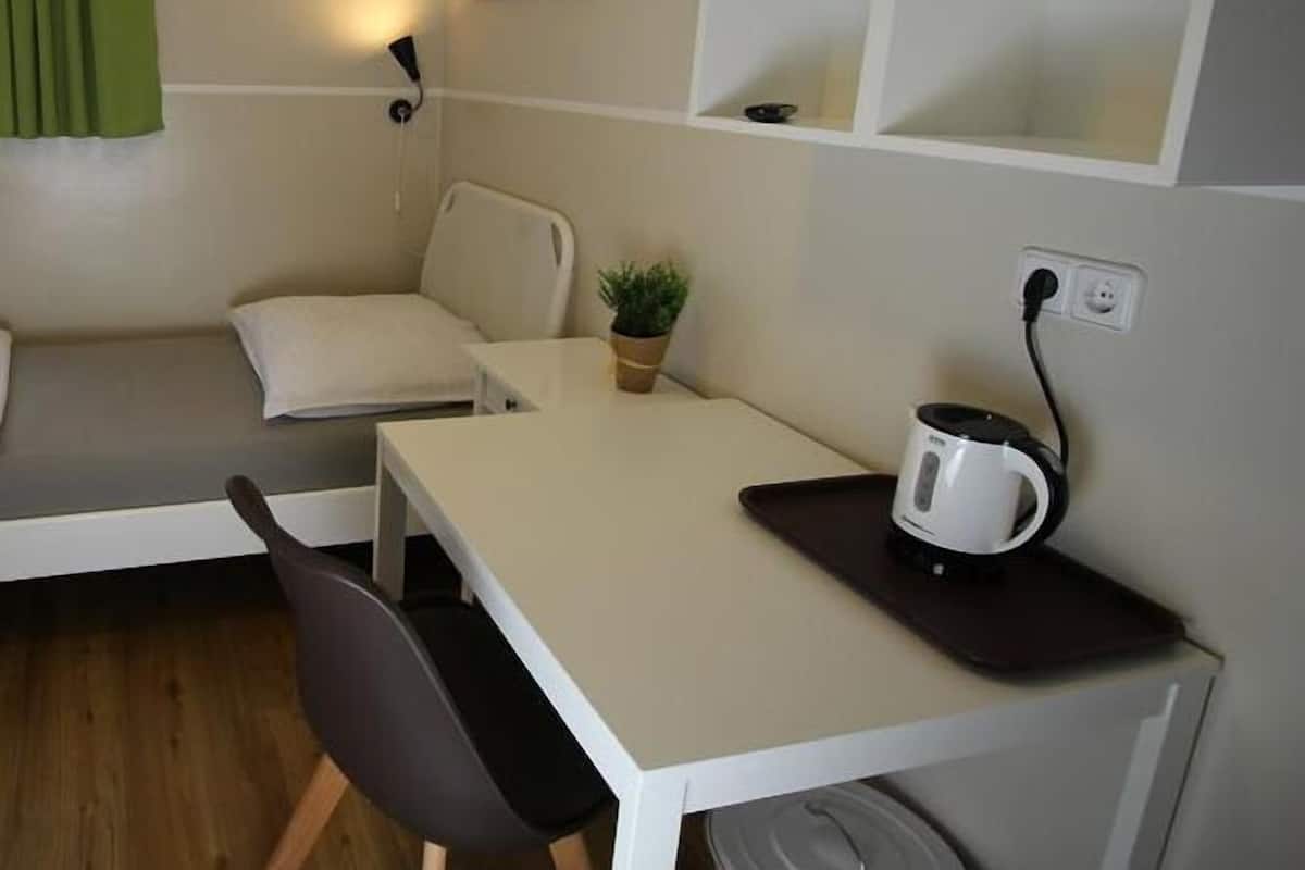 Single Room, Shared Bathroom | Desk, free WiFi, bed sheets