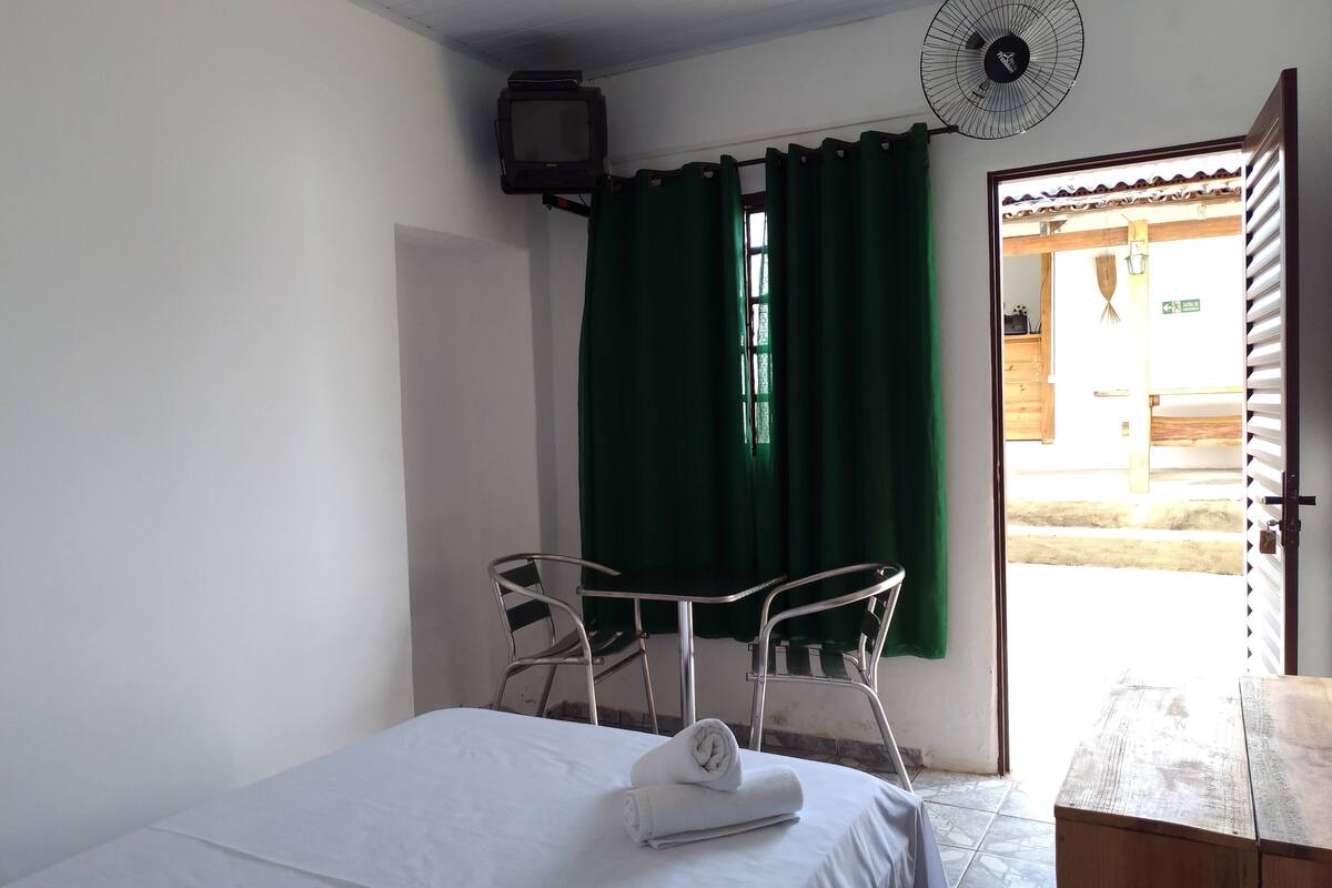 Quarto casal ou duplo (Quarto 08)