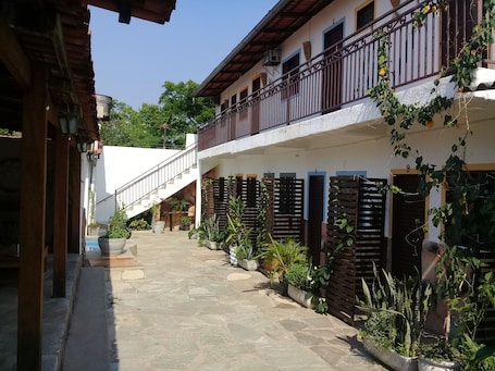 Terraza o patio. Pousada Pouso do Rio