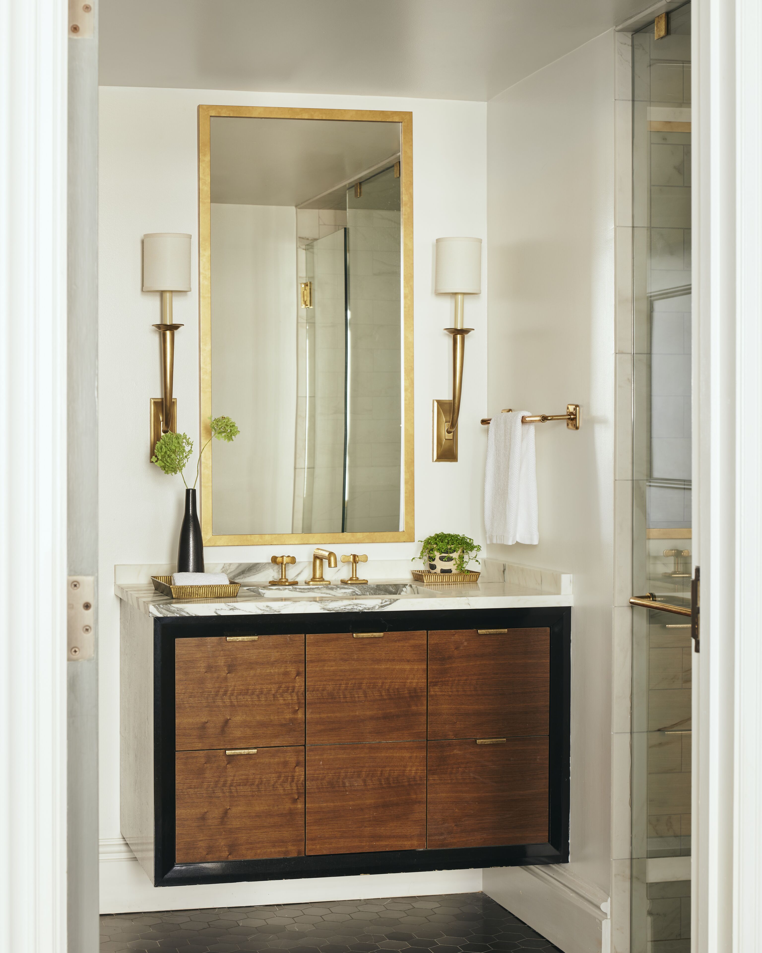 classic suite, 1 king bed, city view | bathroom | shower, hair dryer, bathrobes, towels