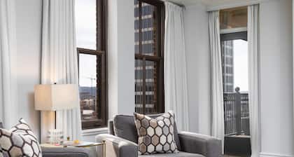 John Hand Club Hotel