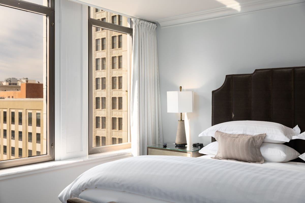 executive suite, 1 king bed, city view | individually decorated, individually furnished, desk, blackout curtains