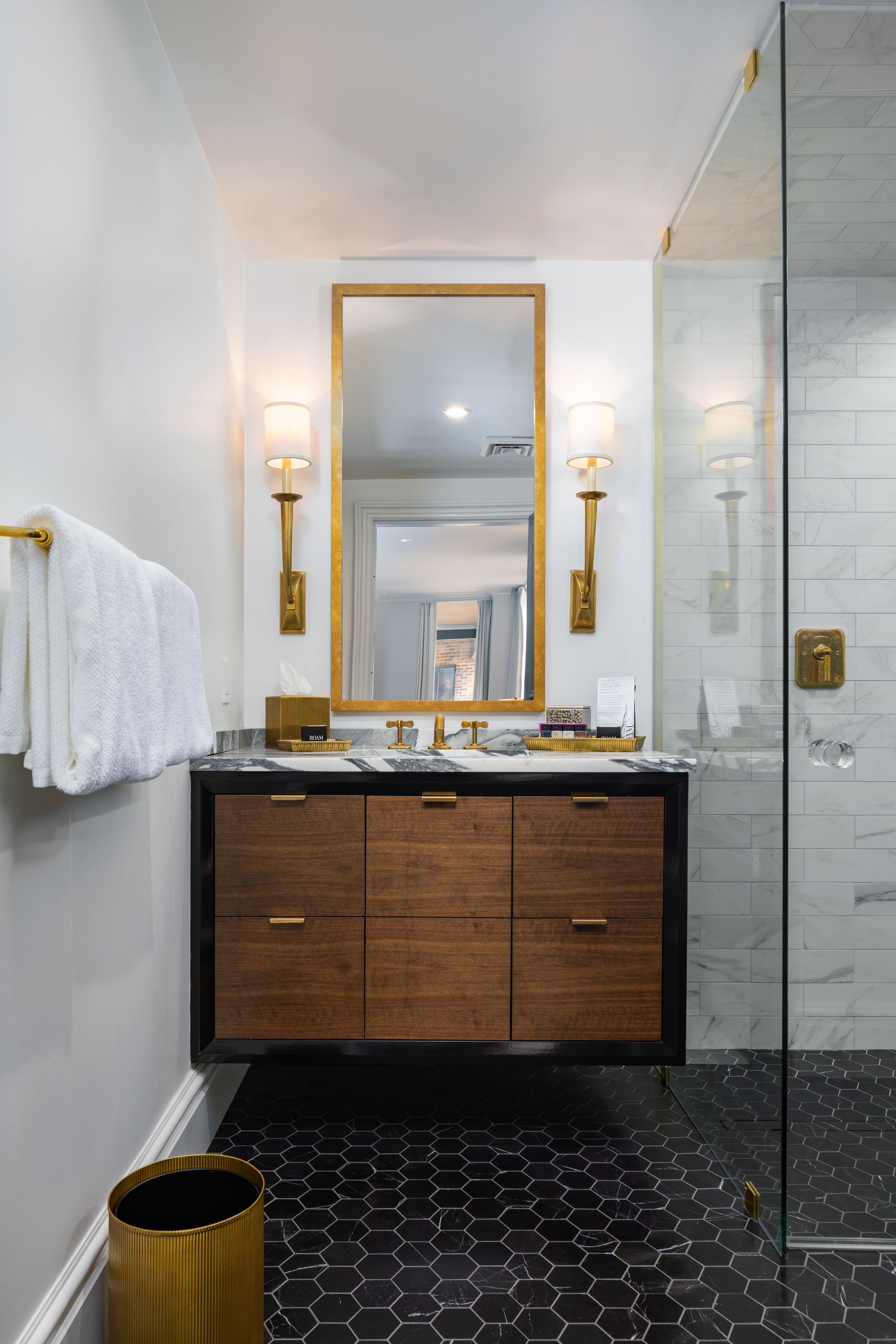 premier suite, 1 king bed, city view | individually decorated, individually furnished, desk, blackout curtains