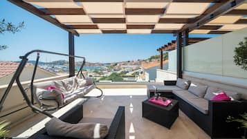 Panoramic Penthouse, Sea View | Terrace/patio