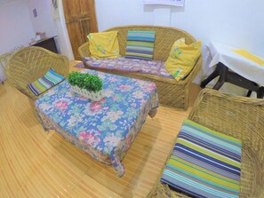 Rollaway beds, free WiFi, bed sheets, wheelchair access