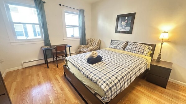 4 bedrooms, iron/ironing board, WiFi, bed sheets