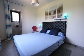 4 bedrooms, iron/ironing board, free WiFi, bed sheets