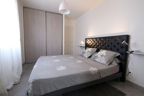 4 habitaciones, tabla de planchar con plancha y wifi gratis 