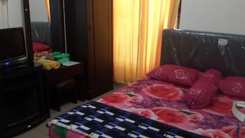 Premium bedding, down comforters, individually furnished, free WiFi