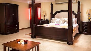 Penthouse Suite | ์๋ง ์ปคํผ, ๋ค๋ฆฌ๋ฏธ/๋ค๋ฆฌ๋ฏธํ, ๋ฌด๋ฃ WiFi, ์นจ๋ ์ํธ