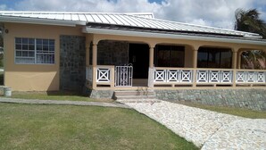 Front of property - Ray Choc Bay Lodge (Castries)
