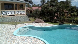 Outdoor pool - Ray Choc Bay Lodge (Castries)