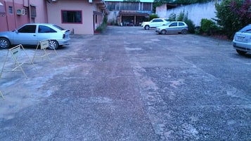 Aparcamiento sin asistencia gratuito