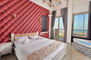 Premium Villa, 5 Bedrooms, Sea View | 5 bedrooms, down comforters, minibar, soundproofing - villa lalo (Tiberias)