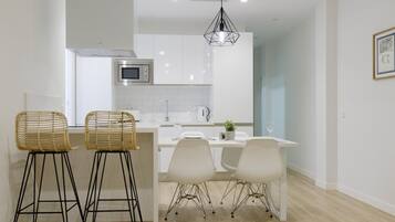 Kühlschrank, Mikrowelle, Geschirrspüler