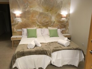 1 bedroom, iron/ironing board, internet, bed sheets - LOFT AZAHAR CORDOBA STATION (Córdoba)