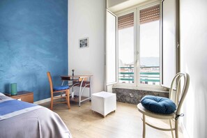 2 bedrooms, desk, iron/ironing board, free WiFi - Apartment in the city center (Palermo)
