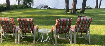 entièrement rénové 3 chambres, 2 salles de bain avec vue sur le lac idyllique whittemore