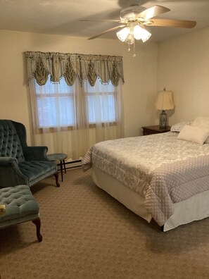 3 bedrooms, iron/ironing board, free WiFi, bed sheets - Convenient, clean and cozy 3 bedroom, 2 bath overlooking idyllic lake whittemore (Spencer)