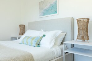 2 habitaciones, tabla de planchar con plancha y cuna de viaje 