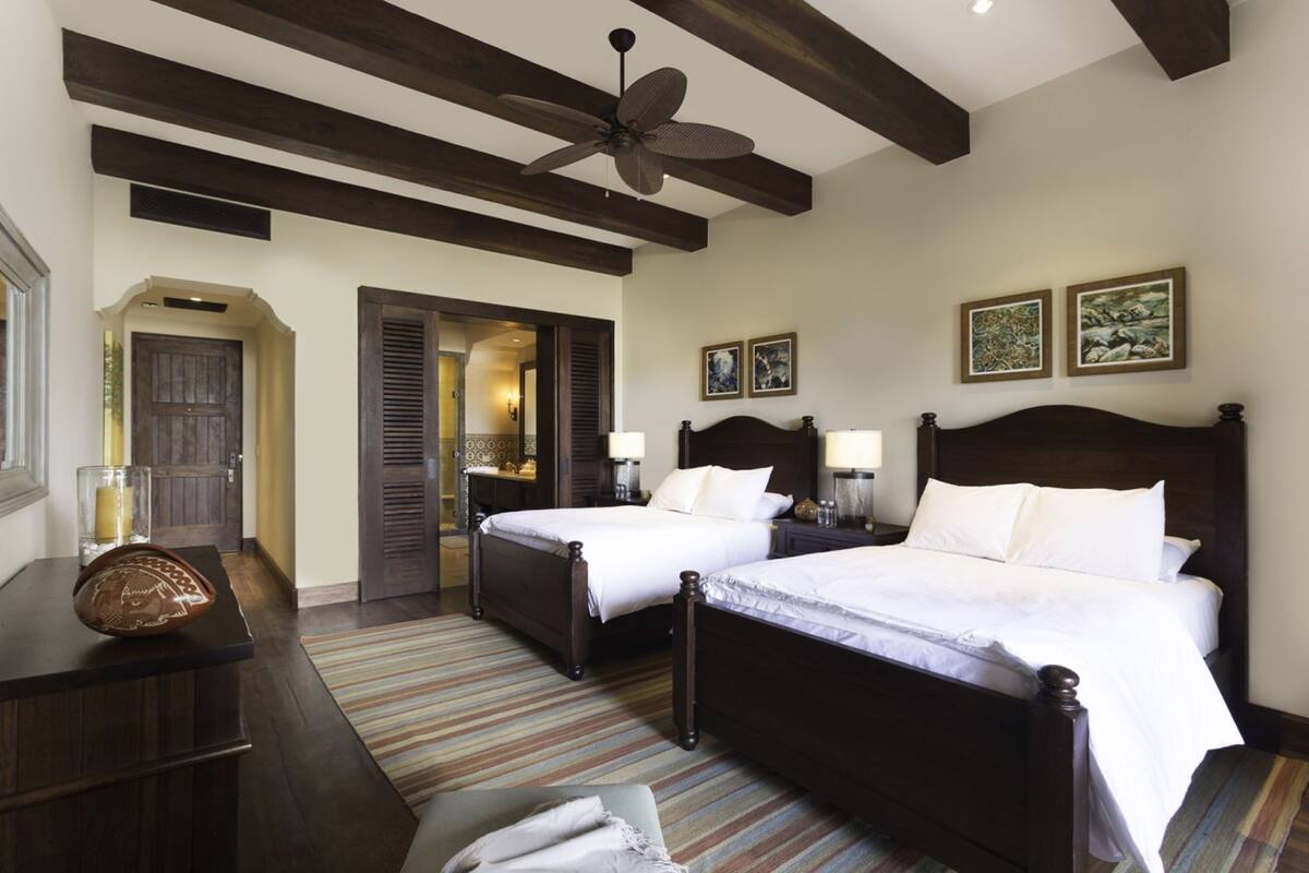 Classic Room, 2 Single Beds, Ocean View | Premium bedding, in-room safe, blackout curtains