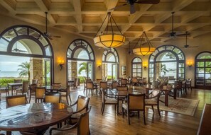 3 restaurants; breakfast, lunch, dinner and brunch served  - Rancho Santana (Tola)