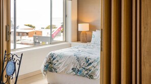 2 bedrooms