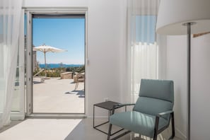 TV - Luxury Villa Romeo with Heated Pool (Milna)