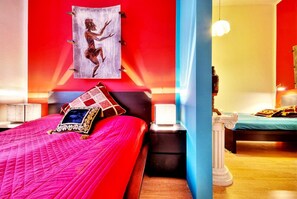 3 bedrooms, in-room safe, desk, iron/ironing board - Vibrant 3 Bedroom Apartment In The Pulsing Heart Of Budapest (Budapest)