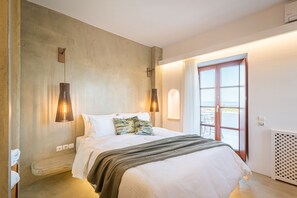 In-room safe, individually decorated, individually furnished, desk