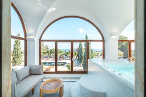 40-inch Smart TV with satellite channels, TV - Villa Leon (Santorini)